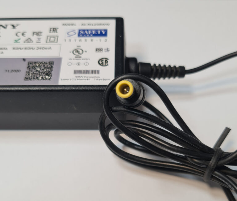 آداپتور 12 ولت 1 آمپر فیش سوزنی مانیتوری